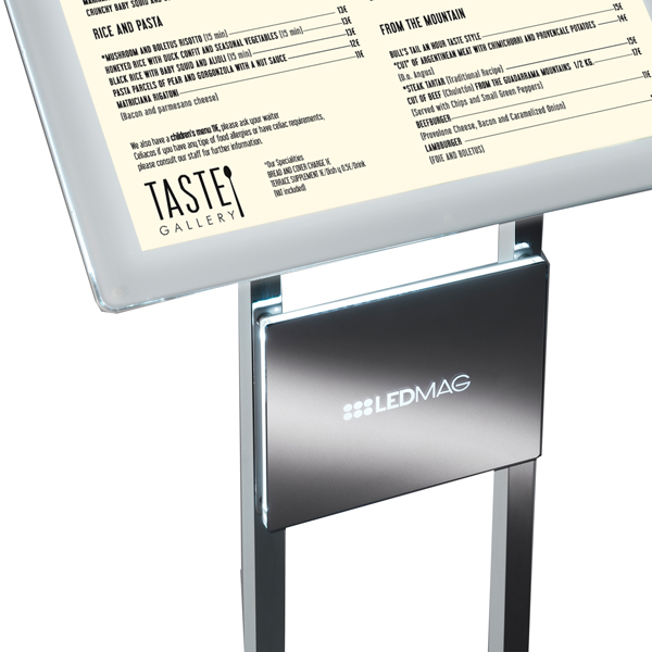 Leggio da pavimento Menu Board LEDMAG - cornice A4 retroilluminata a LED - altezza 110 cm - Tecnostyl