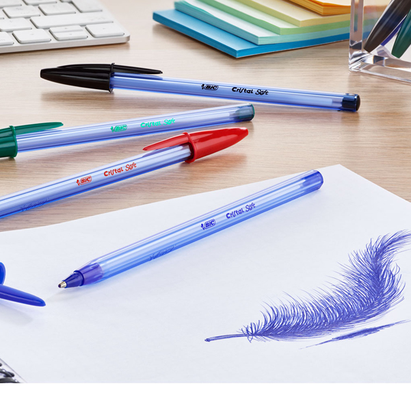 Penna a sfera con cappuccio Cristal Soft - punta 1,2mm - rosso - Bic - conf. 50 pezzi