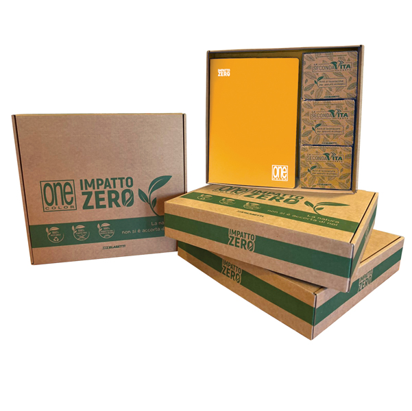 Maxiquaderno One Color Impatto Zero - A4 - punto metallico - 1 rigo - 20 +1 fg - 80 gr - Blasetti - expo 12 pezzi + 6 scatoline foglietti
