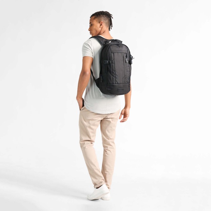 zaino eastpak extra floid mono ballistic porta computer zaino viaggio indossato